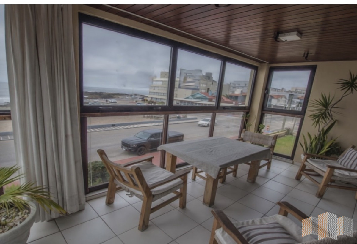 Apartamento ID.1436 - IMPERDIBLE PRIMERA LINEA AL MAR 
