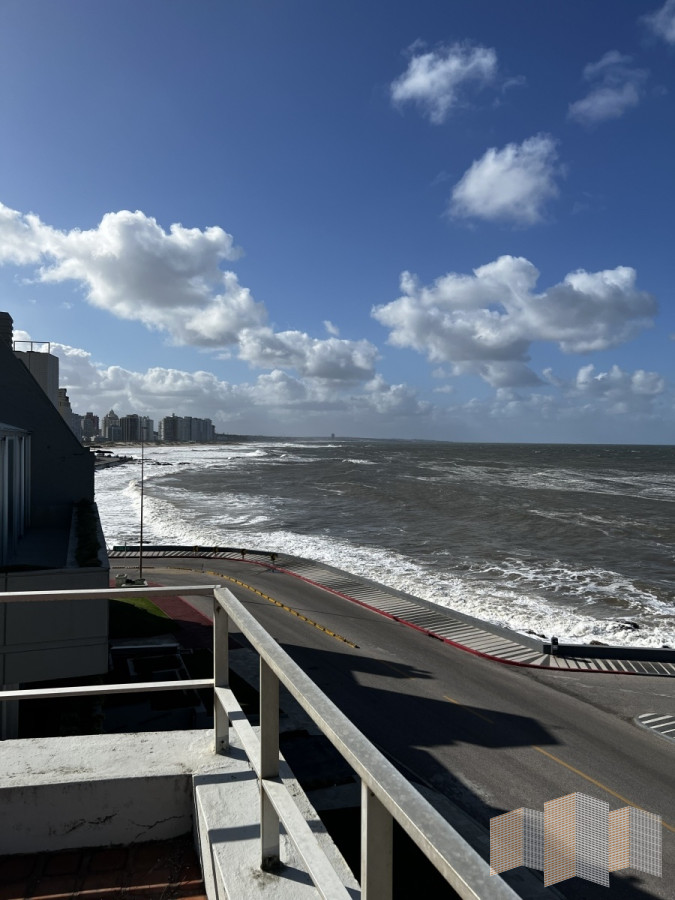 Apartamento ID.3346 - FRENTE AL MAR Y CON EXCELENTE VISTA 