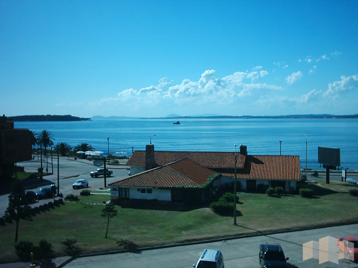 Apartamento ID.1200 - PRIMERA LINEA AL MAR