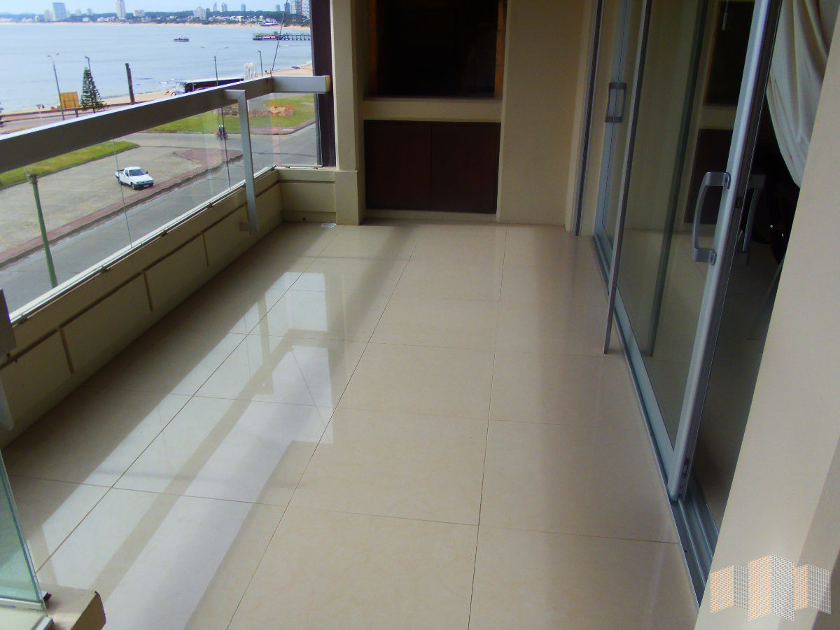 Apartamento ID.1200 - PRIMERA LINEA AL MAR
