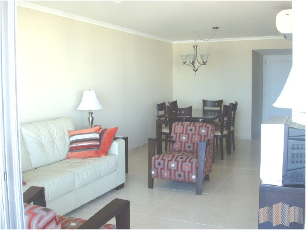 Apartamento ID.1381 - A METROS DE LA PLAYA