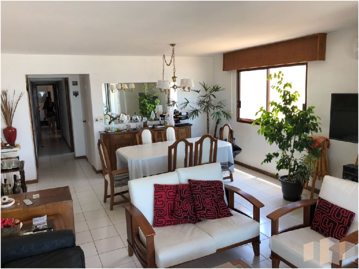 Apartamento ID.1436 - IMPERDIBLE PRIMERA LINEA AL MAR 