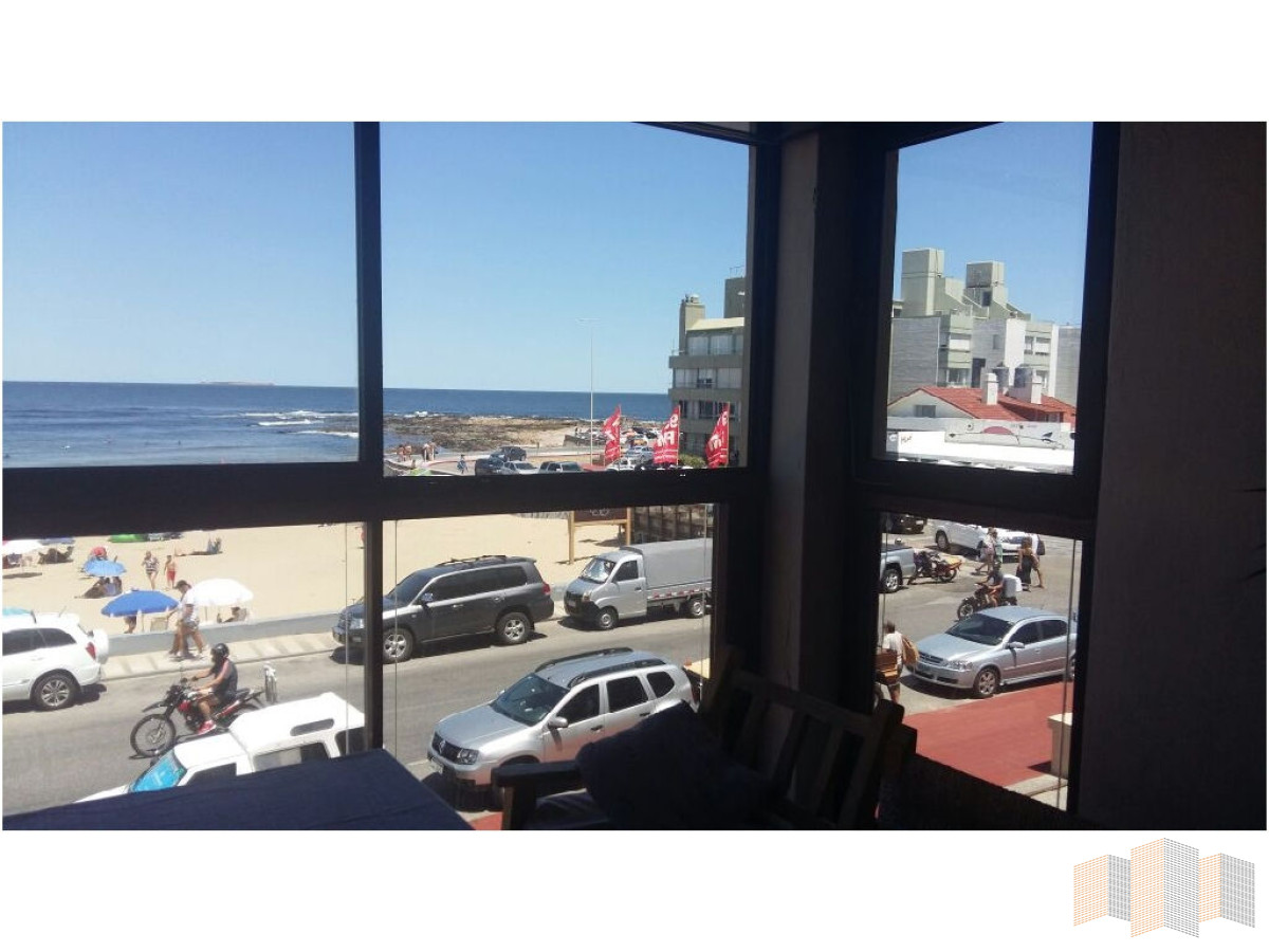 Apartamento ID.1436 - IMPERDIBLE PRIMERA LINEA AL MAR 
