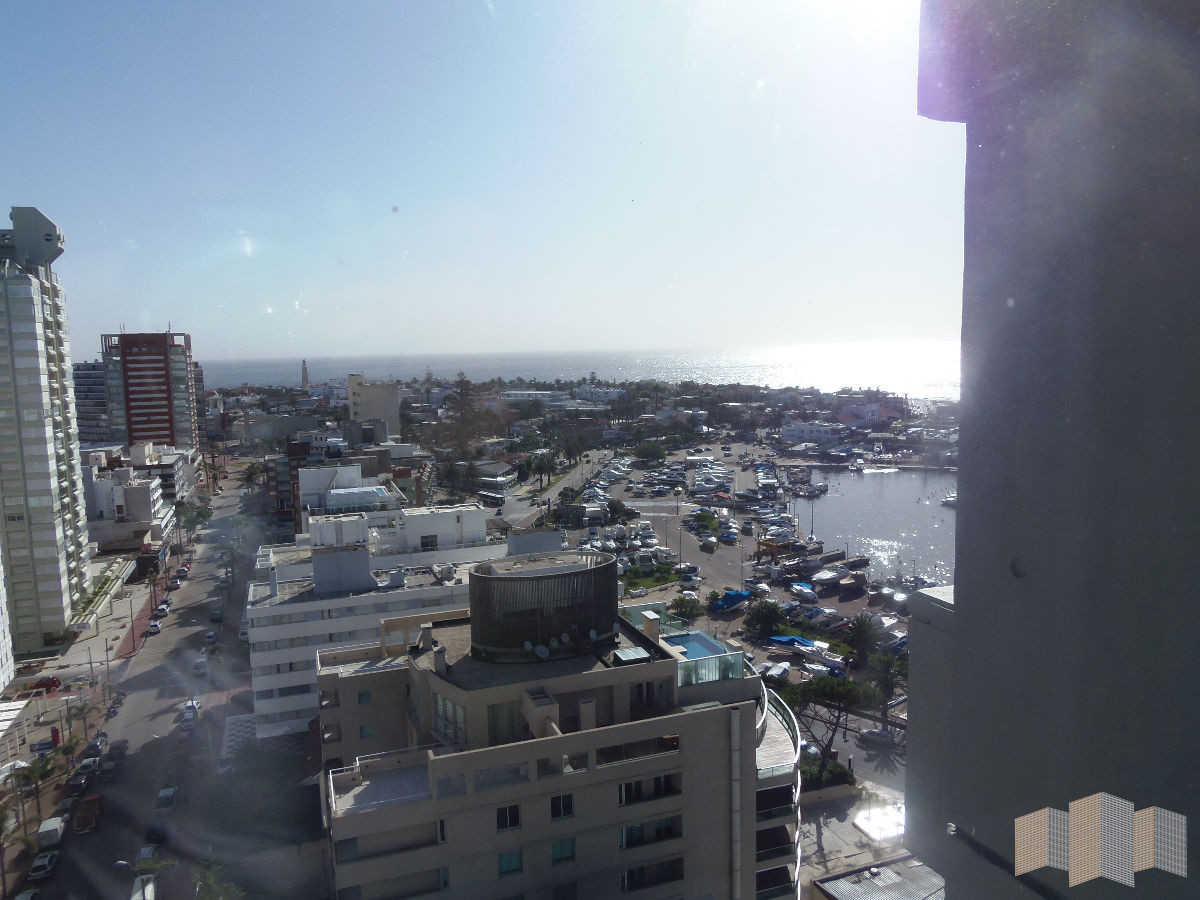 Apartamento ID.1512 - CON MAGNIFICA VISTA AL PUERTO