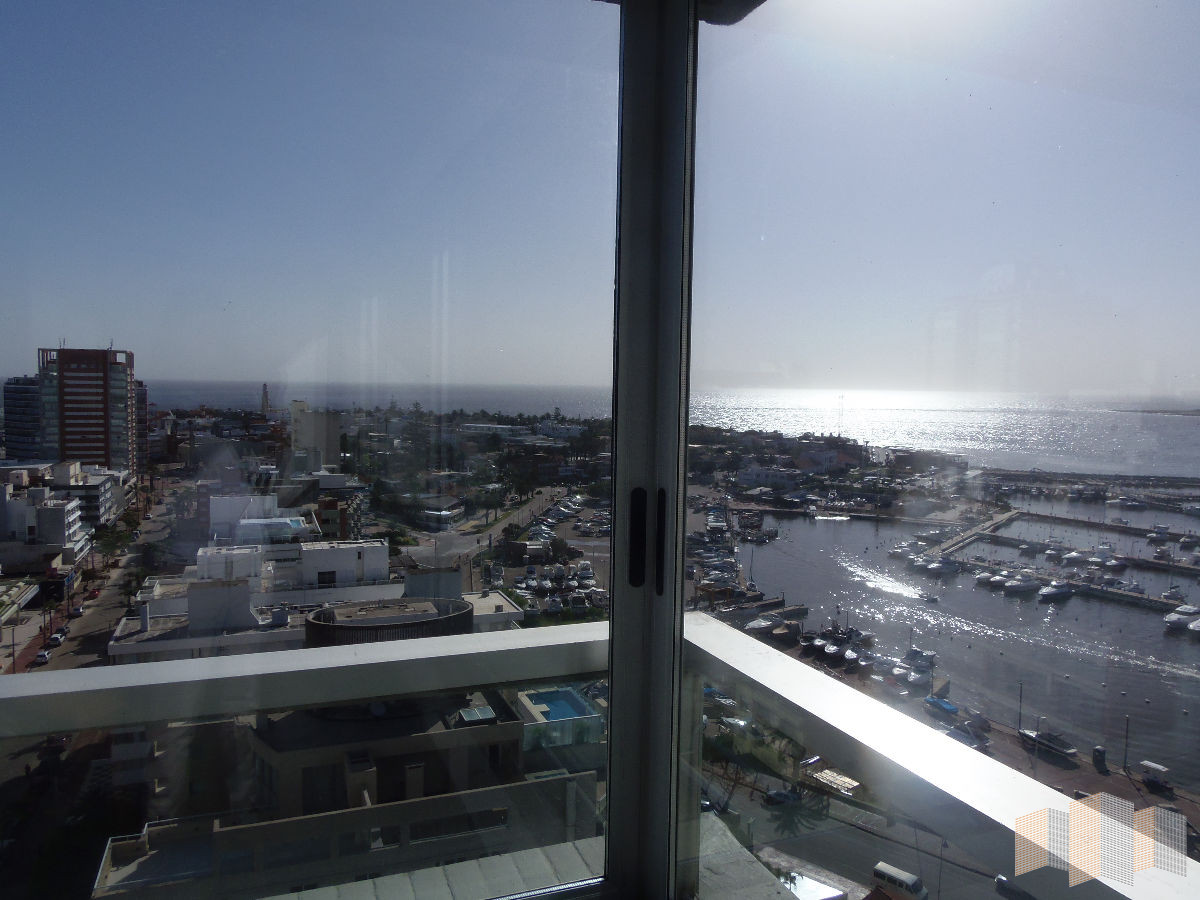 Apartamento ID.1512 - CON MAGNIFICA VISTA AL PUERTO