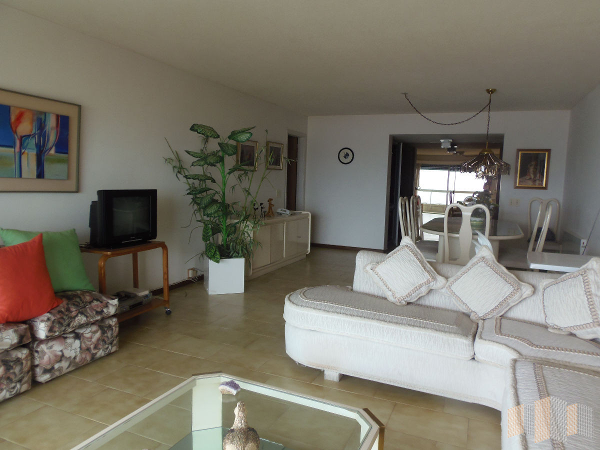 Apartamento ID.1529 - CON EXCELENTE VISTA AL MAR