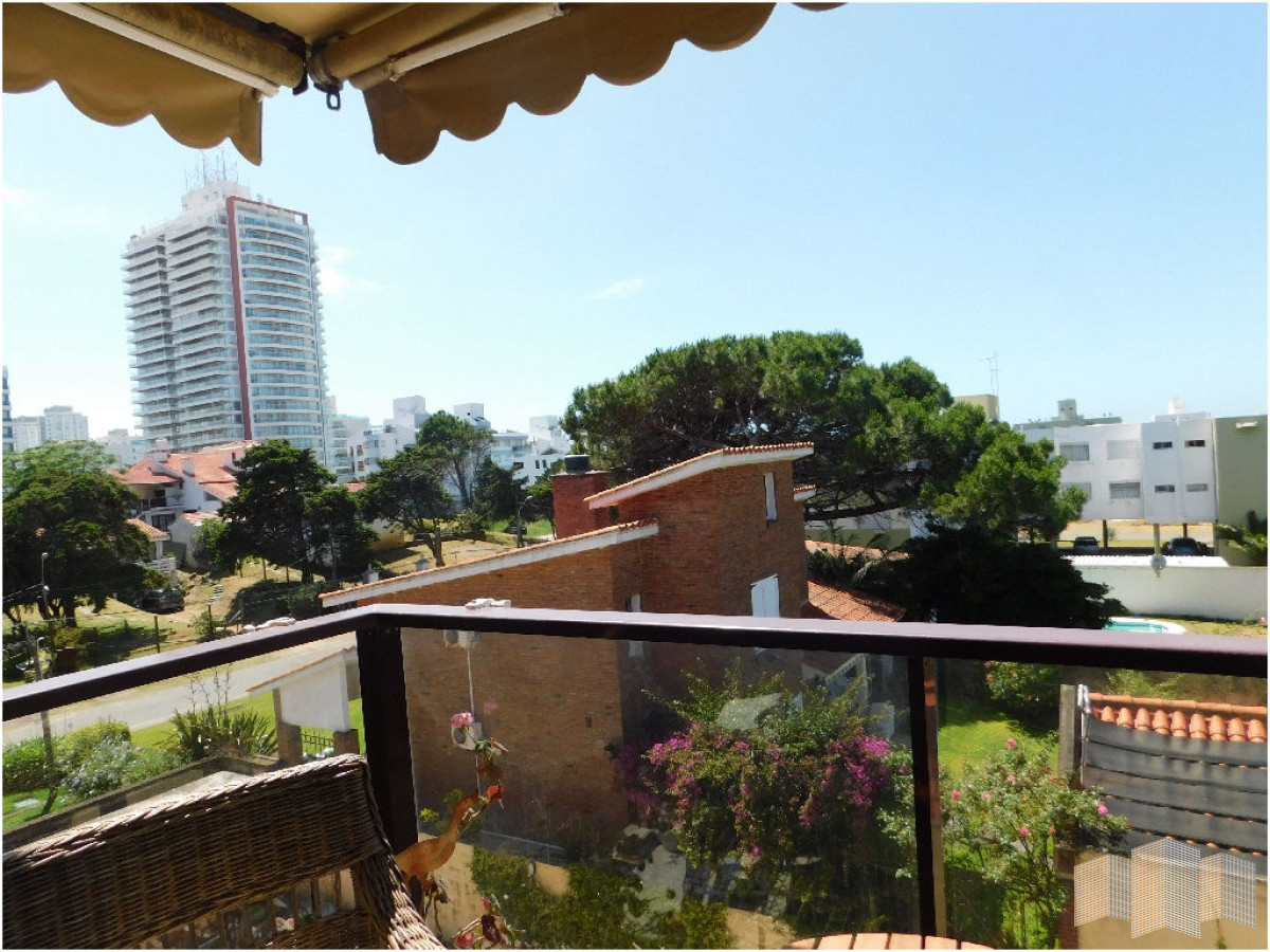 Apartamento ID.1724 - A DOS CUADRAS DE LA PLAYA.