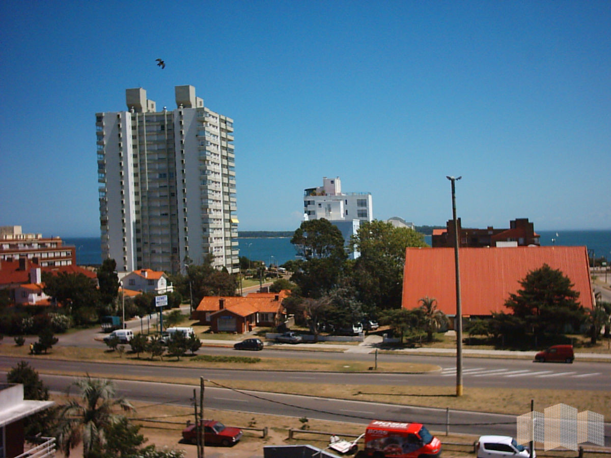 Apartamento ID.241 -  A PASOS DEL MAR 