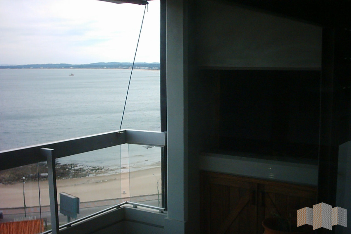 Apartamento ID.68 - CON EXCLUSIVA VISTA DE PRIMERA LINEA AL MAR.