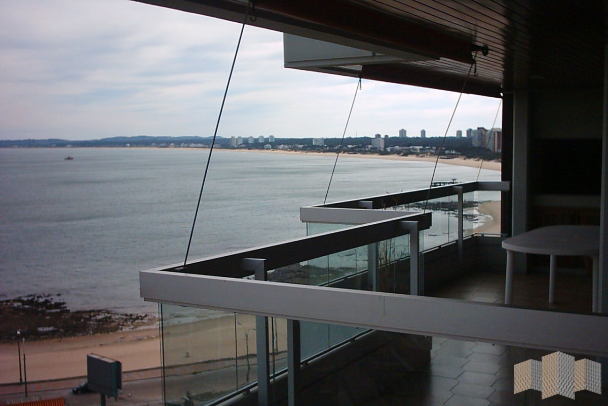 Apartamento ID.68 - CON EXCLUSIVA VISTA DE PRIMERA LINEA AL MAR.