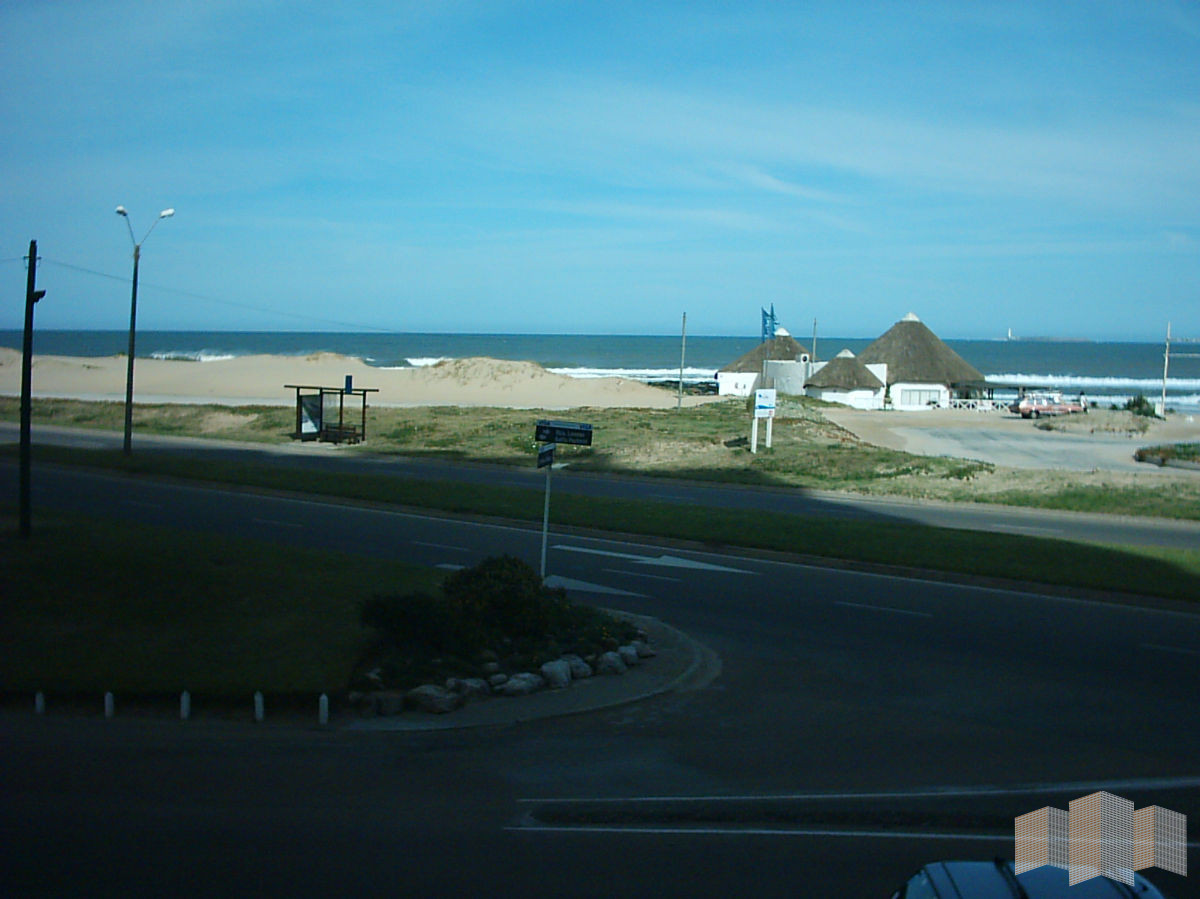 Apartamento ID.762 - FRENTE AL MAR - CON MUY LINDA VISTA - 