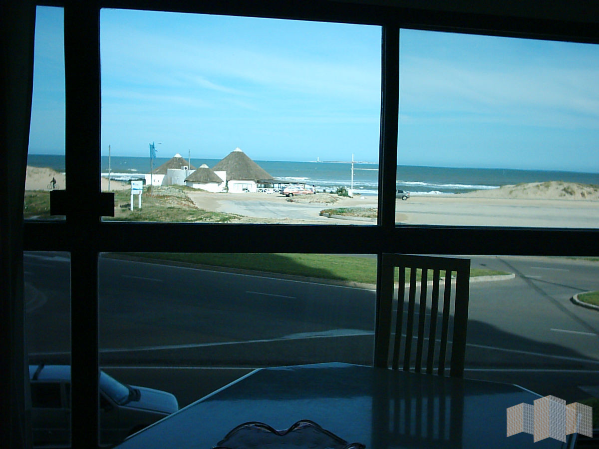 Apartamento ID.762 - FRENTE AL MAR - CON MUY LINDA VISTA - 