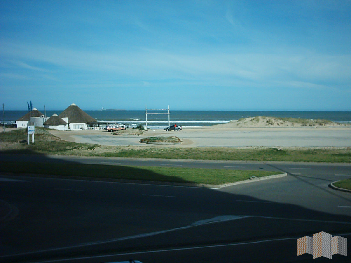 Apartamento ID.762 - FRENTE AL MAR - CON MUY LINDA VISTA - 
