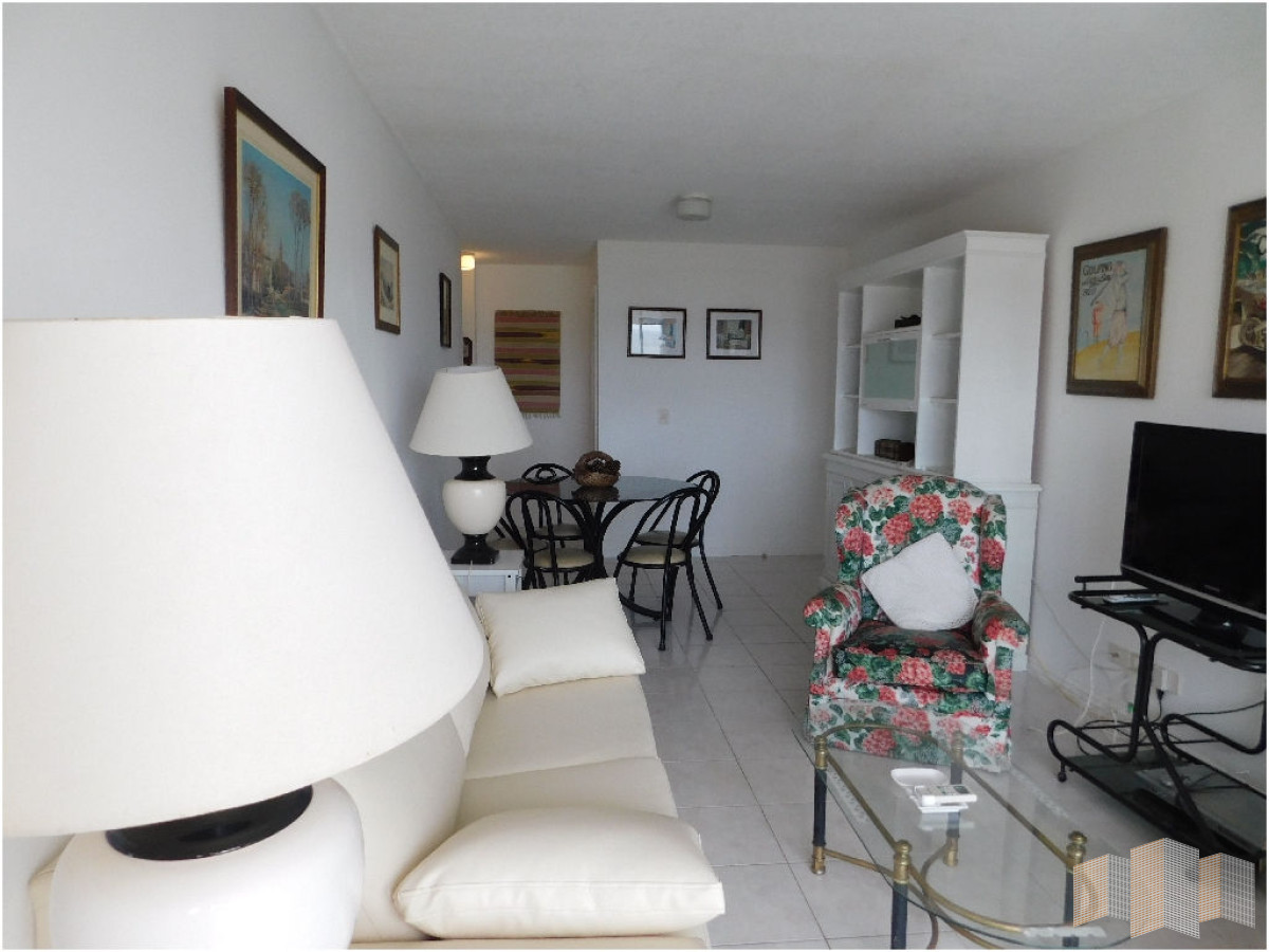 Apartamento ID.895 - CON MUY BONITA VISTA AL MAR