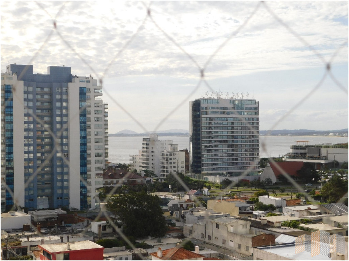 Apartamento ID.895 - CON MUY BONITA VISTA AL MAR