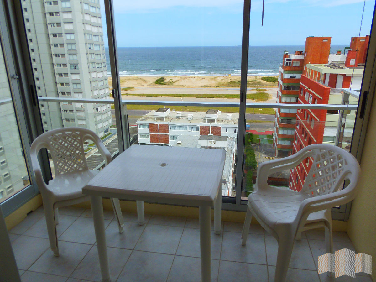 Apartamento ID.895 - CON MUY BONITA VISTA AL MAR