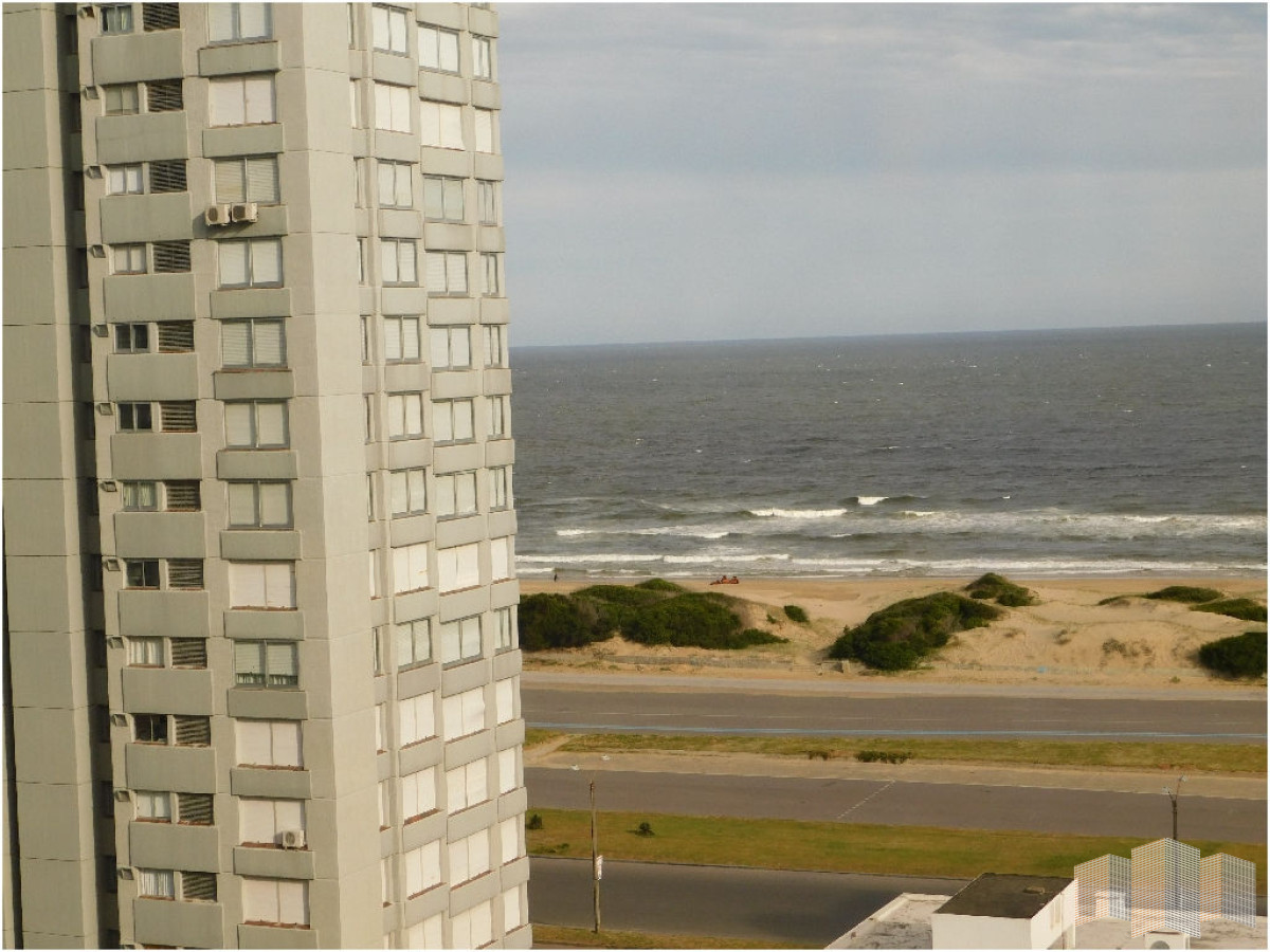 Apartamento ID.895 - CON MUY BONITA VISTA AL MAR