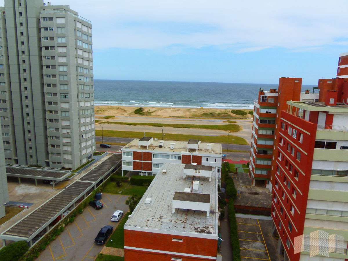 Apartamento ID.895 - CON MUY BONITA VISTA AL MAR