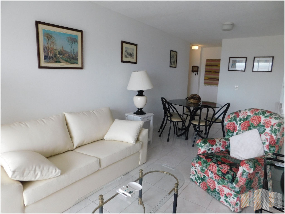 Apartamento ID.895 - CON MUY BONITA VISTA AL MAR