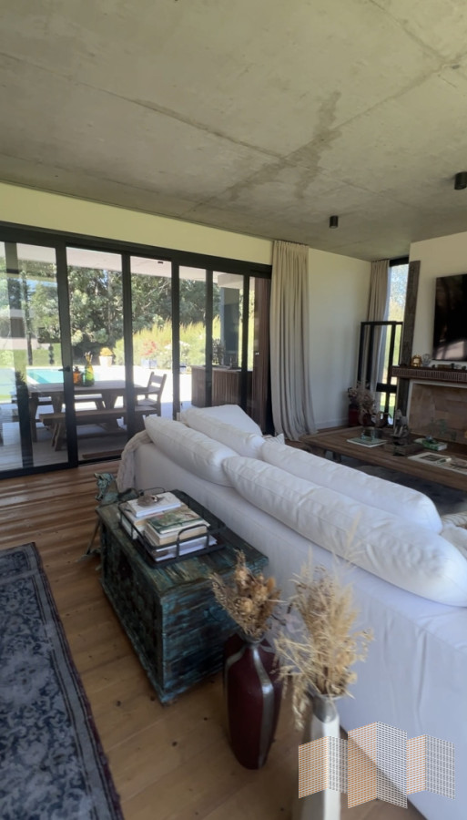 Casa ID.3420 - ELEGANCIA Y NATURALEZ A POCOS MINUTOS DEL MAR