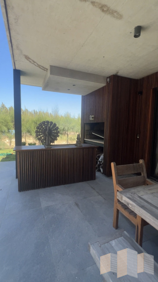 Casa ID.3420 - ELEGANCIA Y NATURALEZ A POCOS MINUTOS DEL MAR