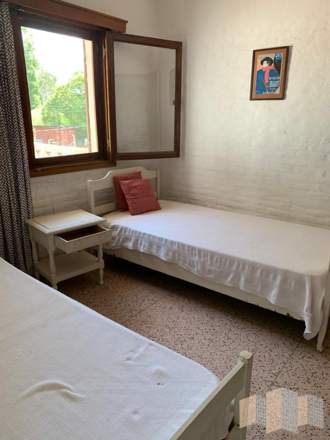 Casa ID.2825 - MUY LINDA CASA CON UN ENTORNO ARBOLADO