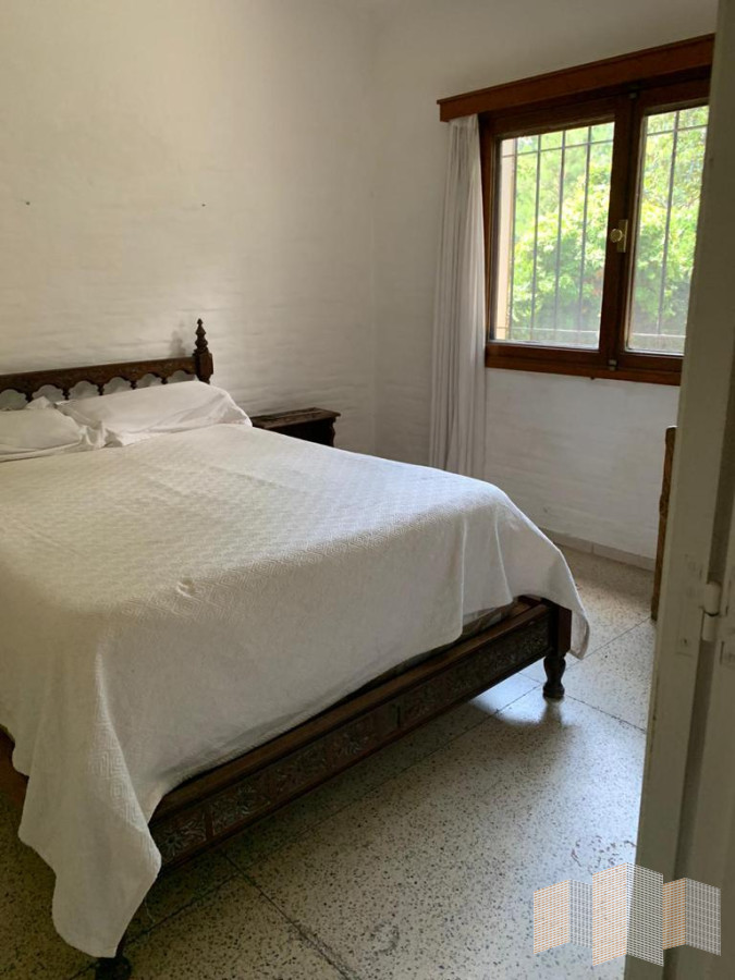 Casa ID.2825 - MUY LINDA CASA CON UN ENTORNO ARBOLADO