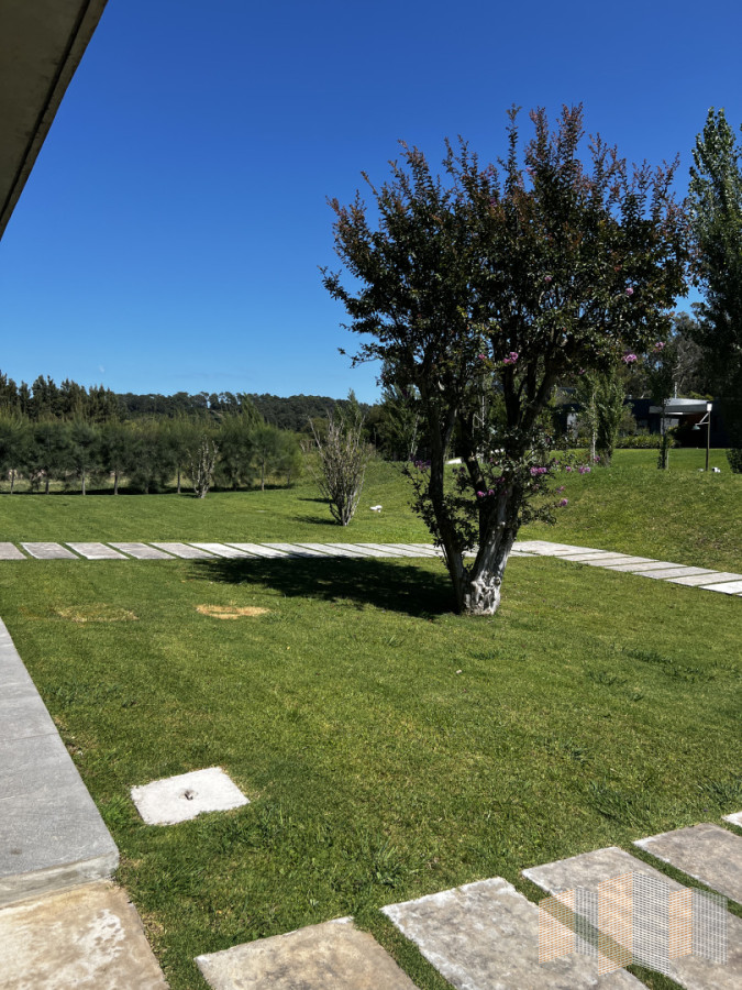 Casa ID.3420 - ELEGANCIA Y NATURALEZ A POCOS MINUTOS DEL MAR