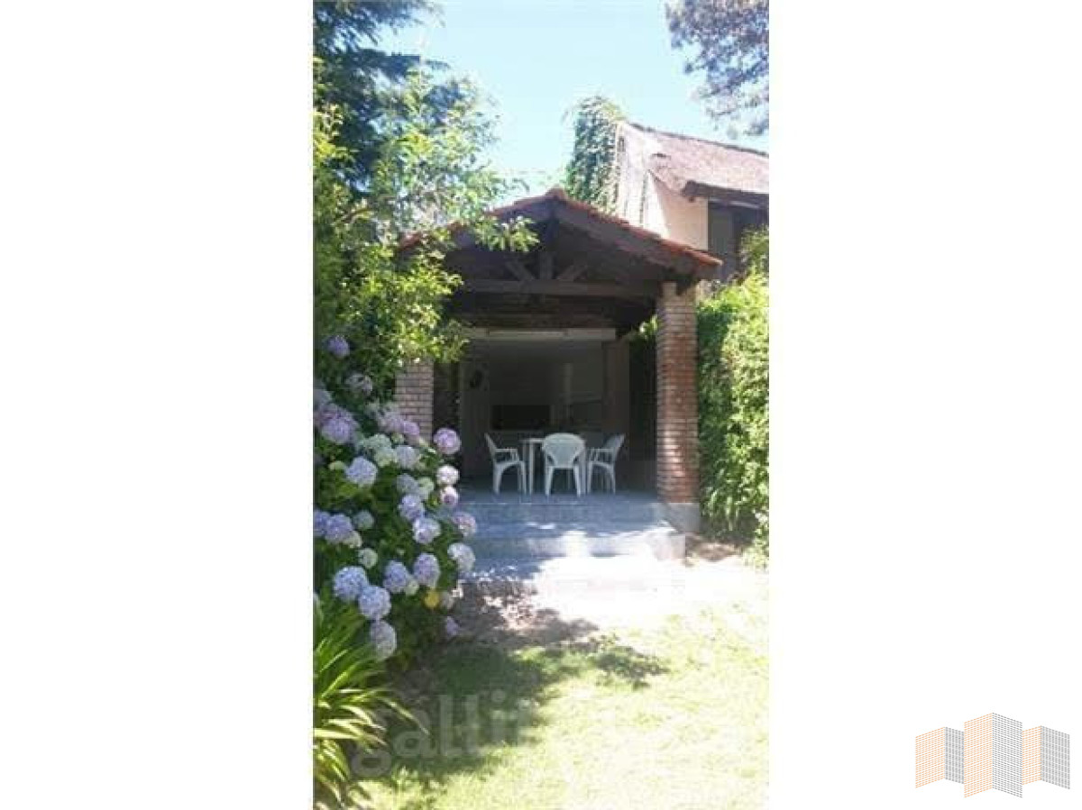 Casa ID.3418 - EN EL HERMOSO ENTORNO DE PLAYA MANSA