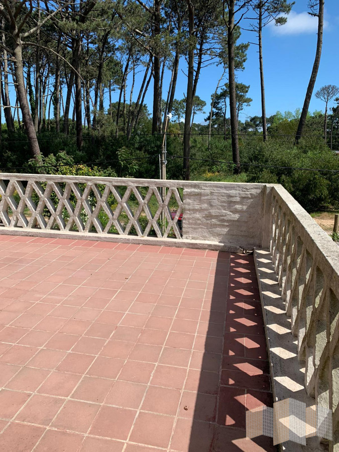 Casa ID.2825 - MUY LINDA CASA CON UN ENTORNO ARBOLADO