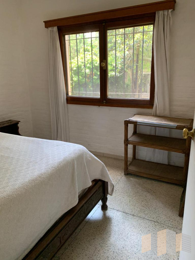 Casa ID.2825 - MUY LINDA CASA CON UN ENTORNO ARBOLADO