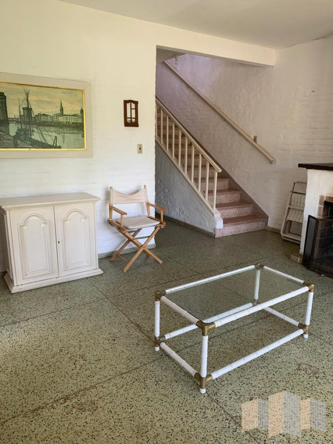 Casa ID.2825 - MUY LINDA CASA CON UN ENTORNO ARBOLADO