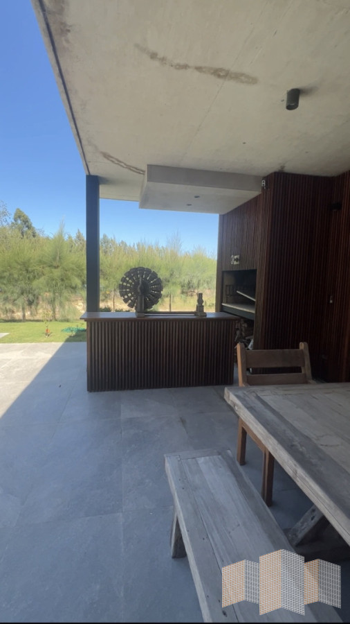 Casa ID.3420 - ELEGANCIA Y NATURALEZ A POCOS MINUTOS DEL MAR