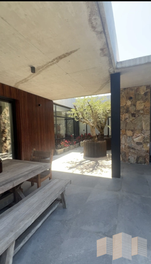 Casa ID.3420 - ELEGANCIA Y NATURALEZ A POCOS MINUTOS DEL MAR