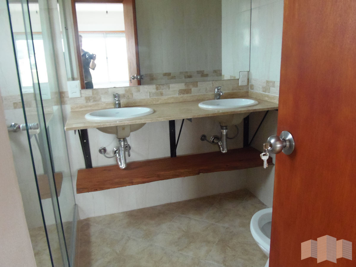 Casa ID.2728 - A METROS DE LA PLAYA
