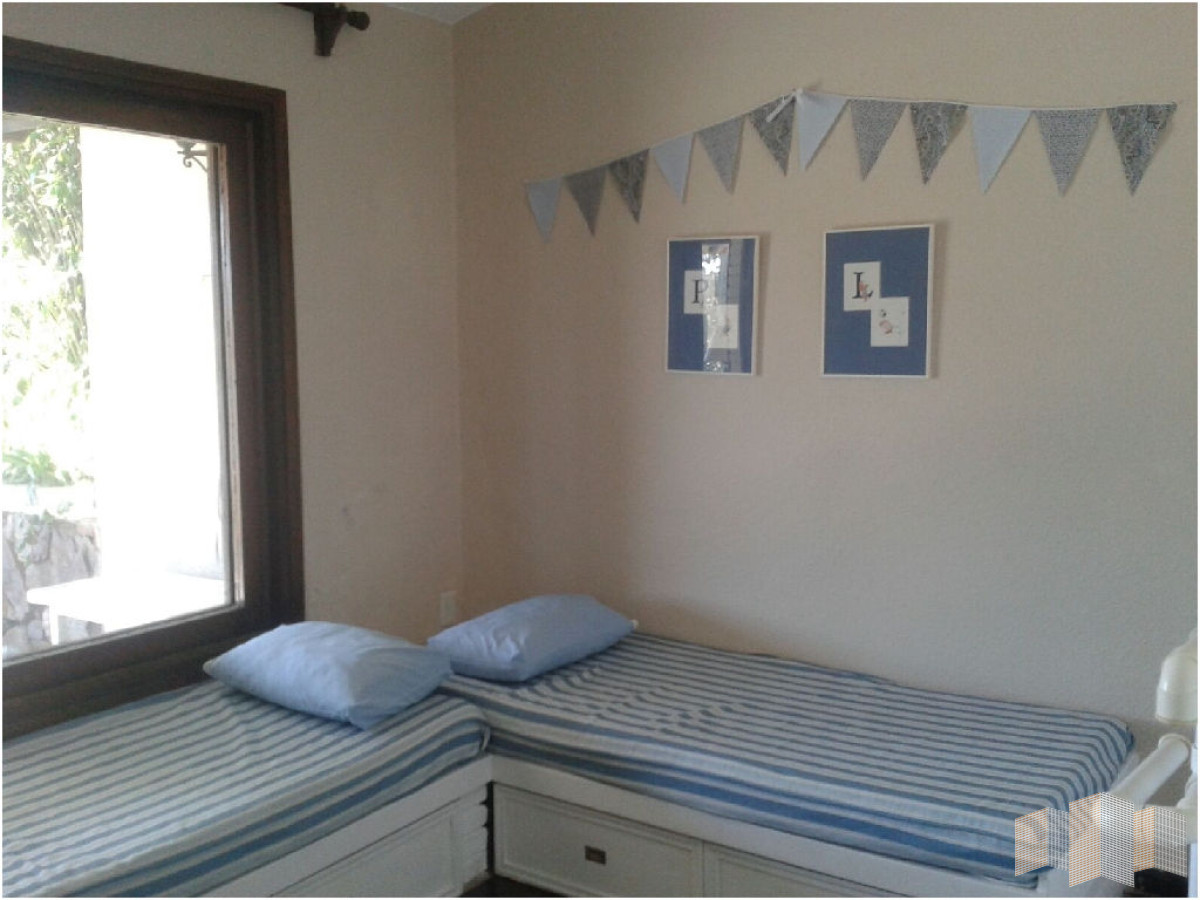 Casa ID.2810 - A METROS DE LA PLAYA 