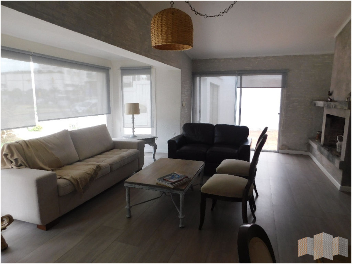 Casa ID.2814 - A METROS DE LA PLAYA 