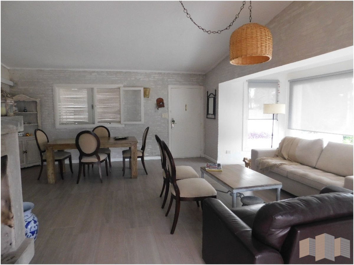 Casa ID.2814 - A METROS DE LA PLAYA 