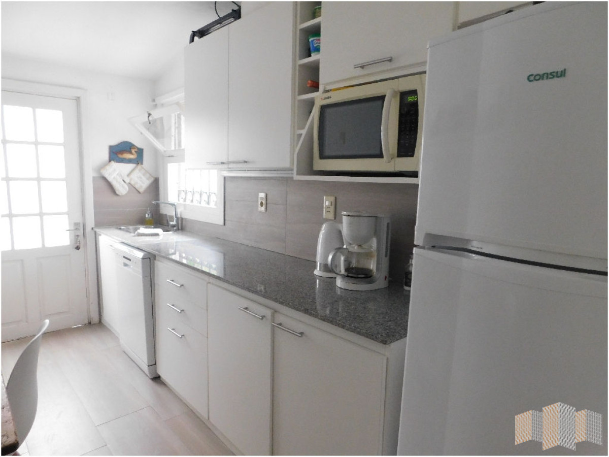 Casa ID.2814 - A METROS DE LA PLAYA 