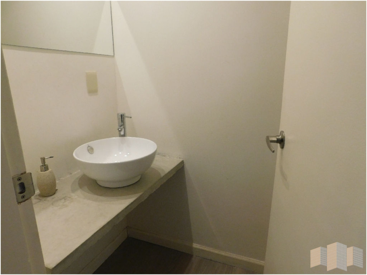 Casa ID.2814 - A METROS DE LA PLAYA 