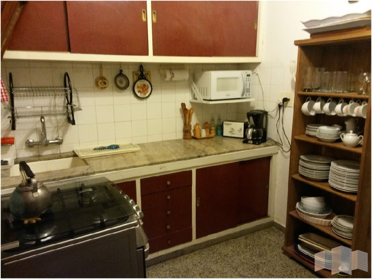 Casa ID.2825 - MUY LINDA CASA CON UN ENTORNO ARBOLADO