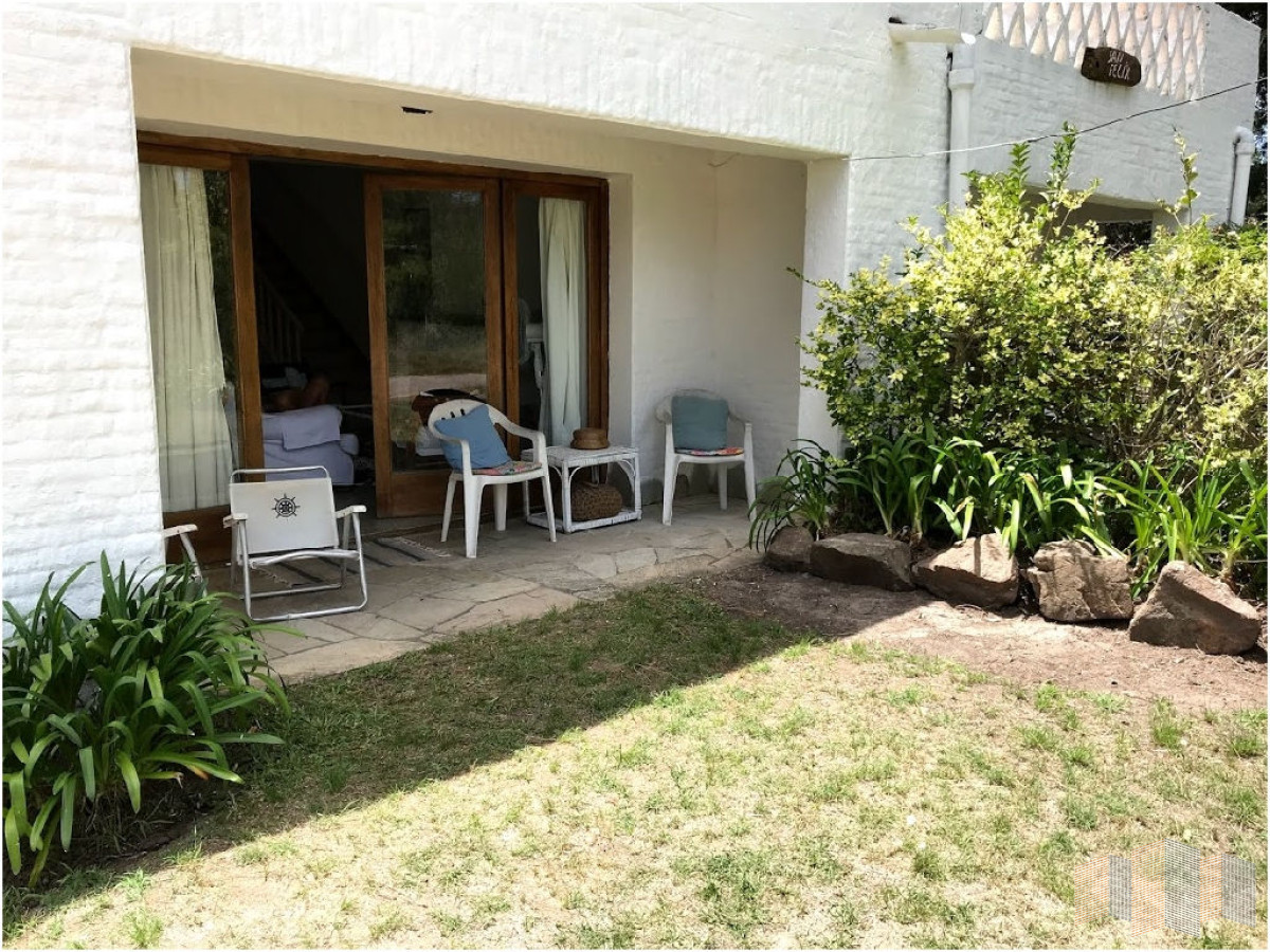 Casa ID.2825 - MUY LINDA CASA CON UN ENTORNO ARBOLADO