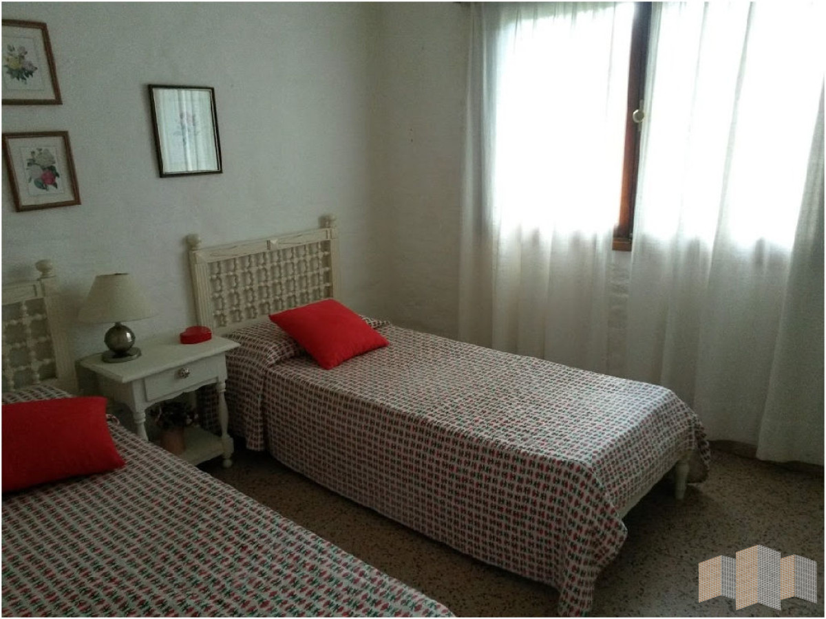 Casa ID.2825 - MUY LINDA CASA CON UN ENTORNO ARBOLADO