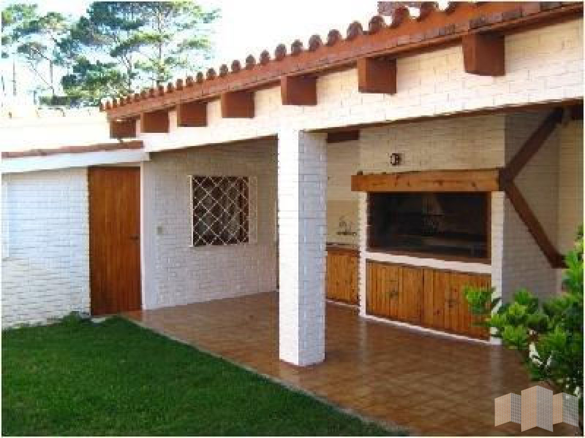 Casa ID.2021 - MUY PROXIMA A LA PLAYA