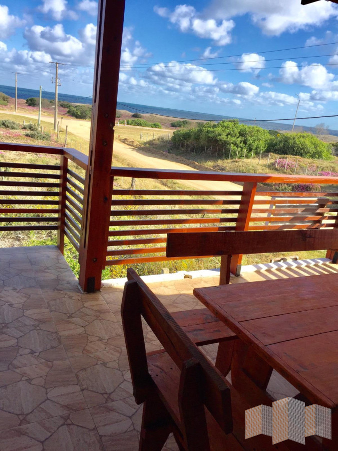 Casa ID.2728 - A METROS DE LA PLAYA