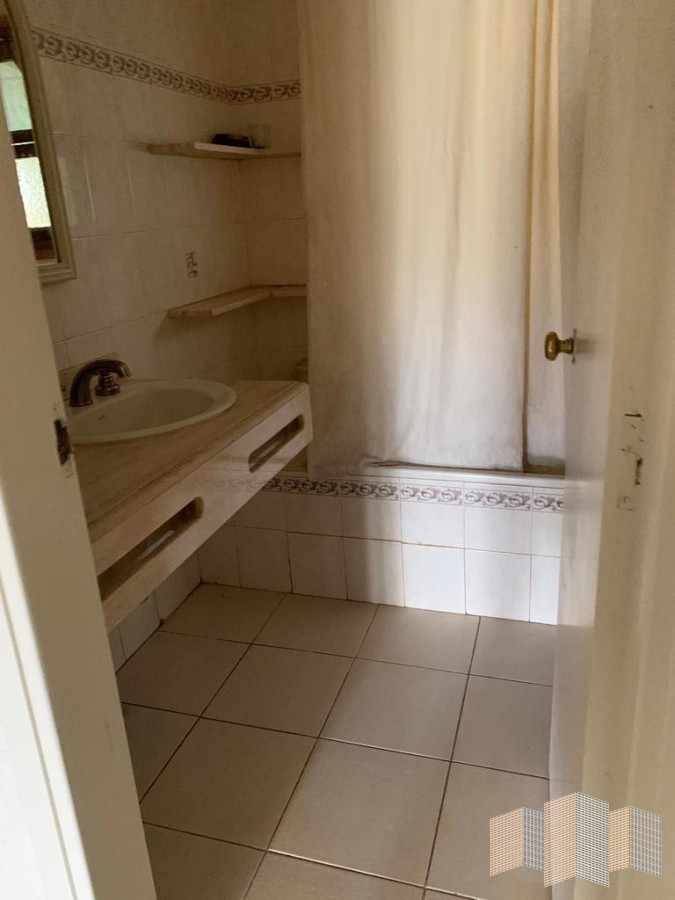 Casa ID.2825 - MUY LINDA CASA CON UN ENTORNO ARBOLADO