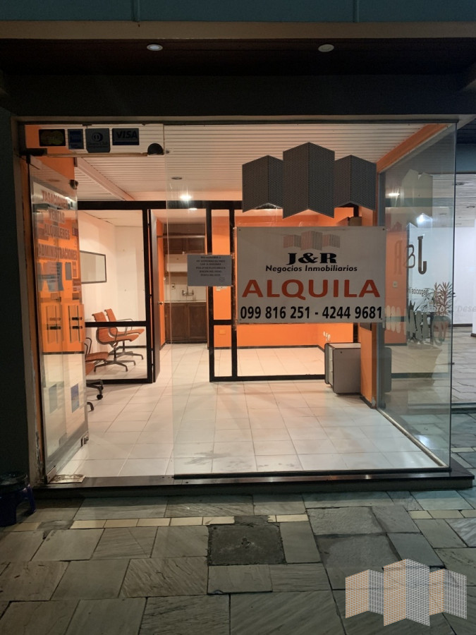 Local Comercial ID.3098 - EXCELENTEMENTE UBICADO 