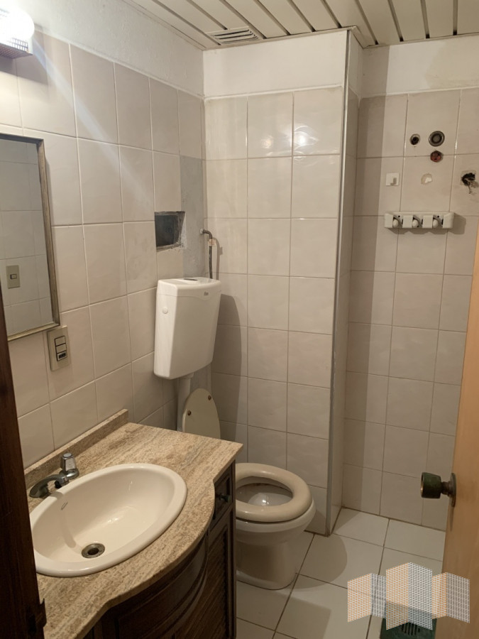 Local Comercial ID.3098 - EXCELENTEMENTE UBICADO 