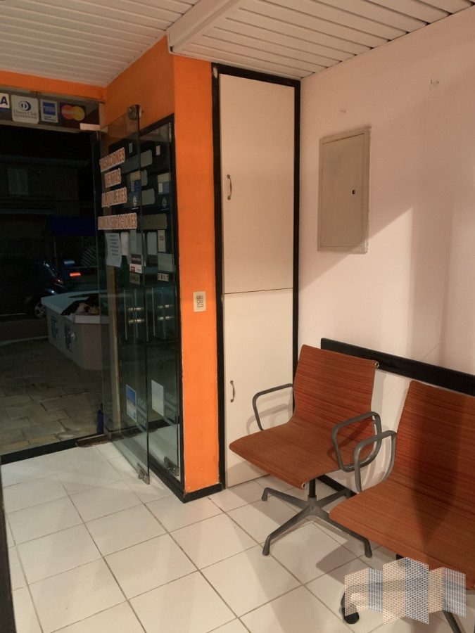 Local Comercial ID.3098 - EXCELENTEMENTE UBICADO 