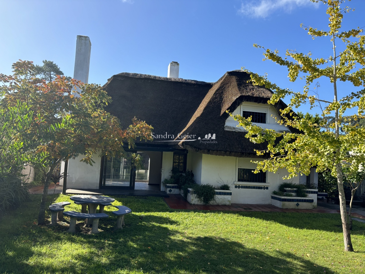 Casa ID.2517 -  VENTA OPORTUNIDAD!!! DIVINA CASA EN PINARES PUNTA DEL ESTE